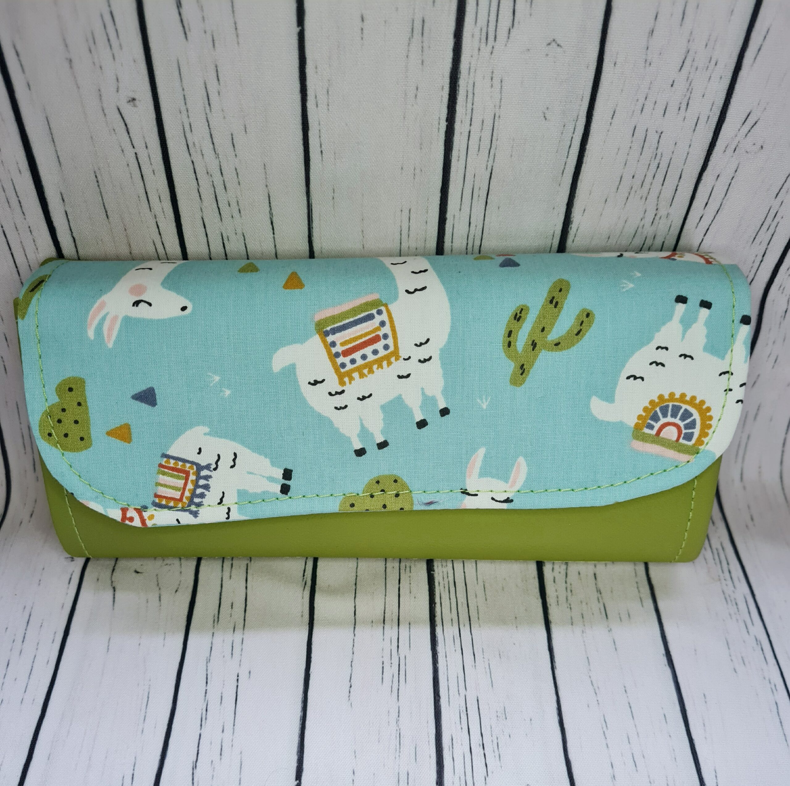 Clutch Wallet - Llamas